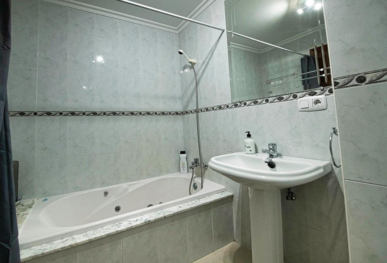 מונפורט דה למוס Apartamento Avelina מראה חיצוני תמונה